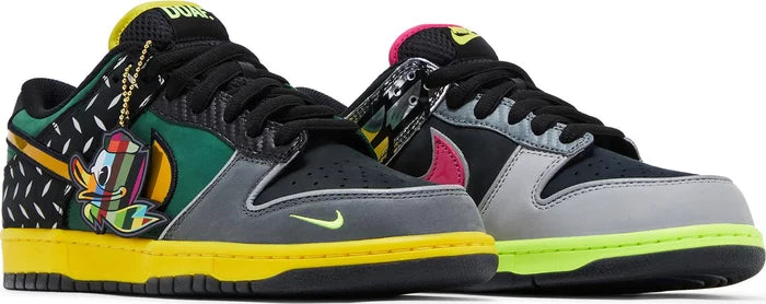 NIKE DUNK LOW “ WHAT THE DUCK “ UNIVERSITY OF OREGON HOME PE ( FLIGHTCLUB NYC RAFFLE PAIR )