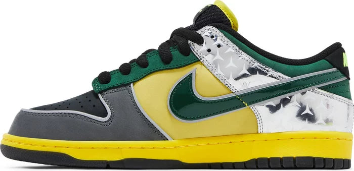 NIKE DUNK LOW “ WHAT THE DUCK “ UNIVERSITY OF OREGON HOME PE ( FLIGHTCLUB NYC RAFFLE PAIR )